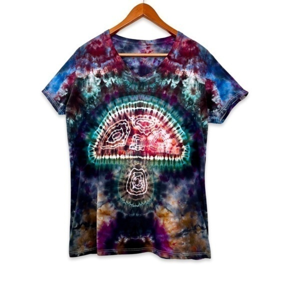(NEW) Mushroom Tie-Dye V-Neck T-Shirt - Size Large